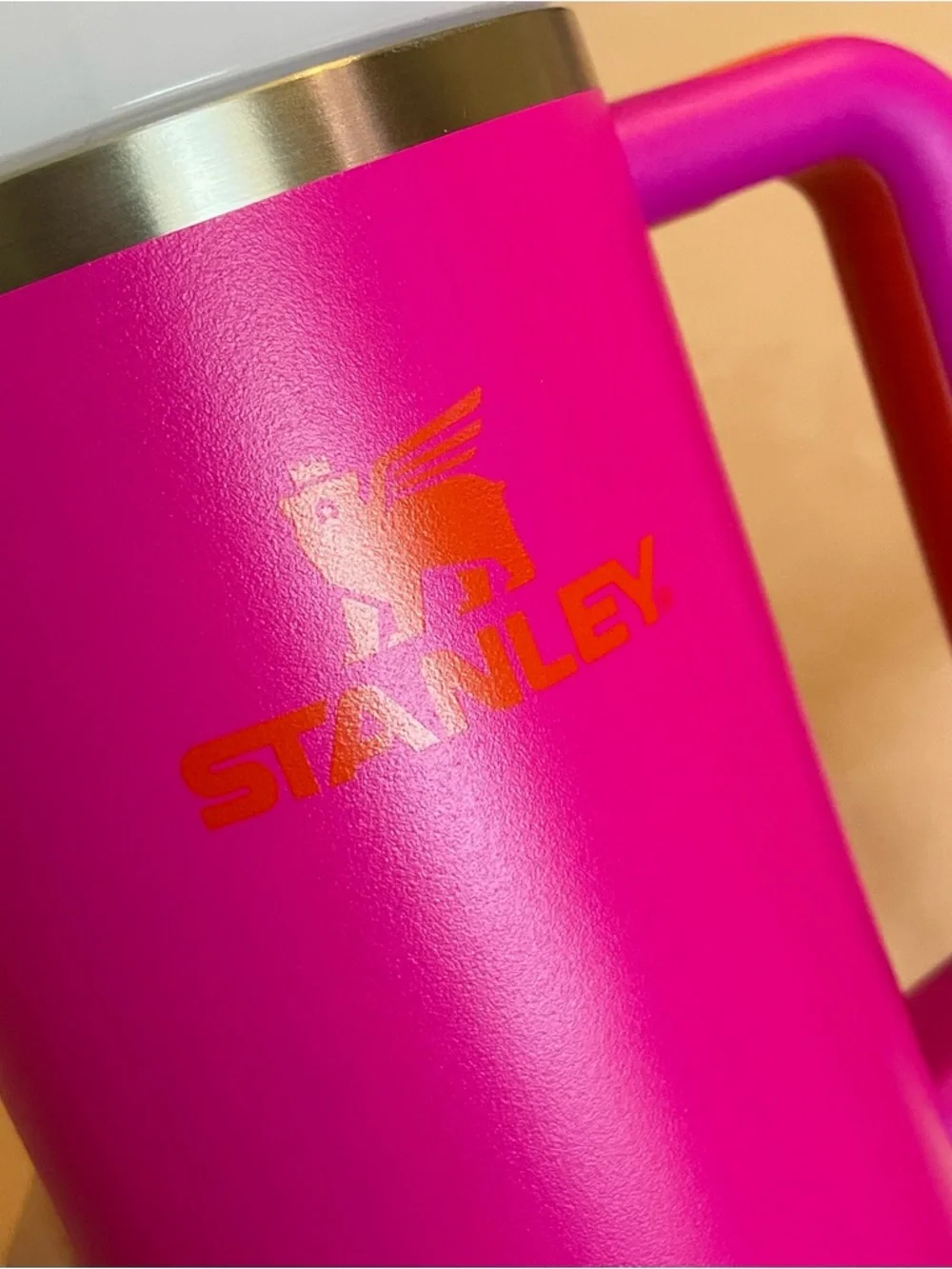 Stanley H2.0 Flowstate Quencher Tumbler in ‘Vivid Violet’ - Picture 6 of 13